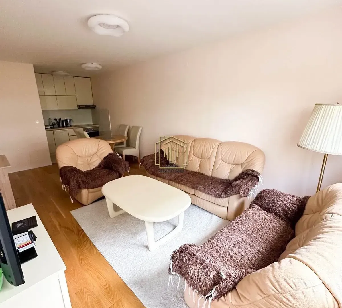 Izdavanje, jednosoban stan, 50m², Central Point, Podgorica