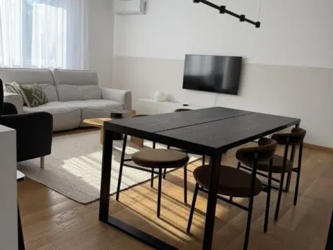 Izdavanje, četvorosoban stan, 105m², Bulevar Oslobodjenja, Novi Sad Sve Podlokacije - image 8