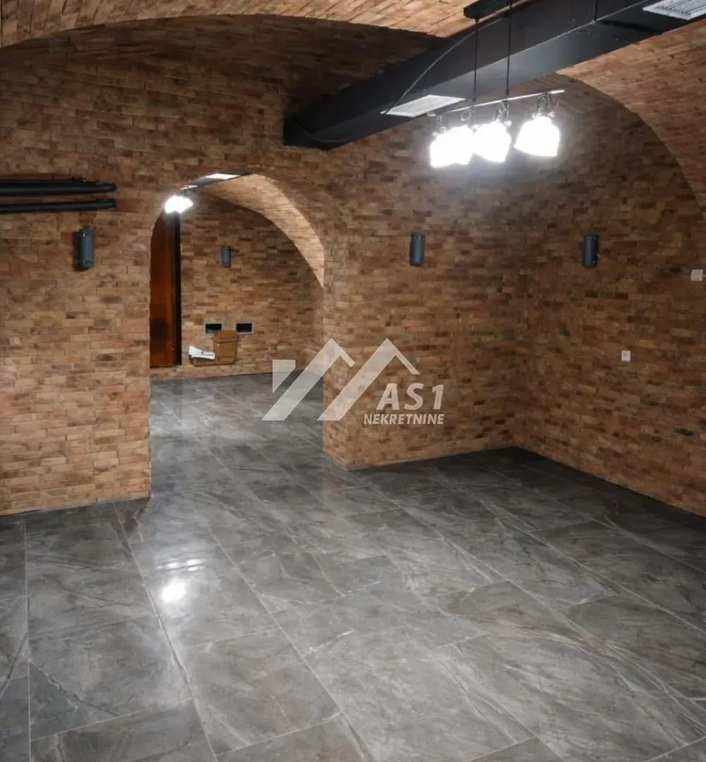 Rent, office space, 275m², Centar, Novi Sad