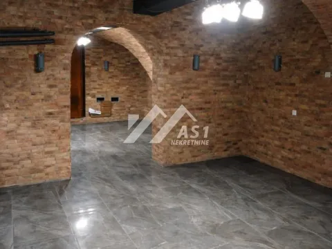 Izdavanje, poslovni prostor, 275m², Novi Sad Sve Podlokacije, Novi Sad - image 10