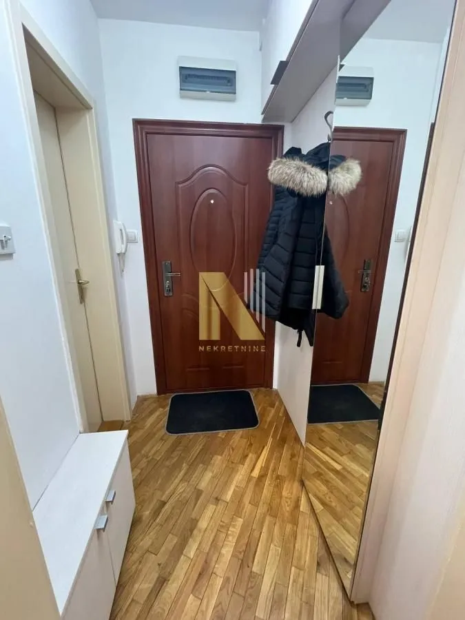 Prodaja, trosoban stan, 71m², Salajka, Novi Sad Sve Podlokacije