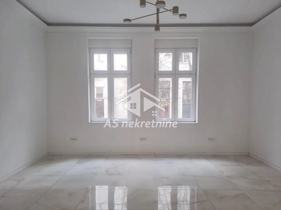 Rent, three bedroom apartment, 106m², Stari Grad, Beograd