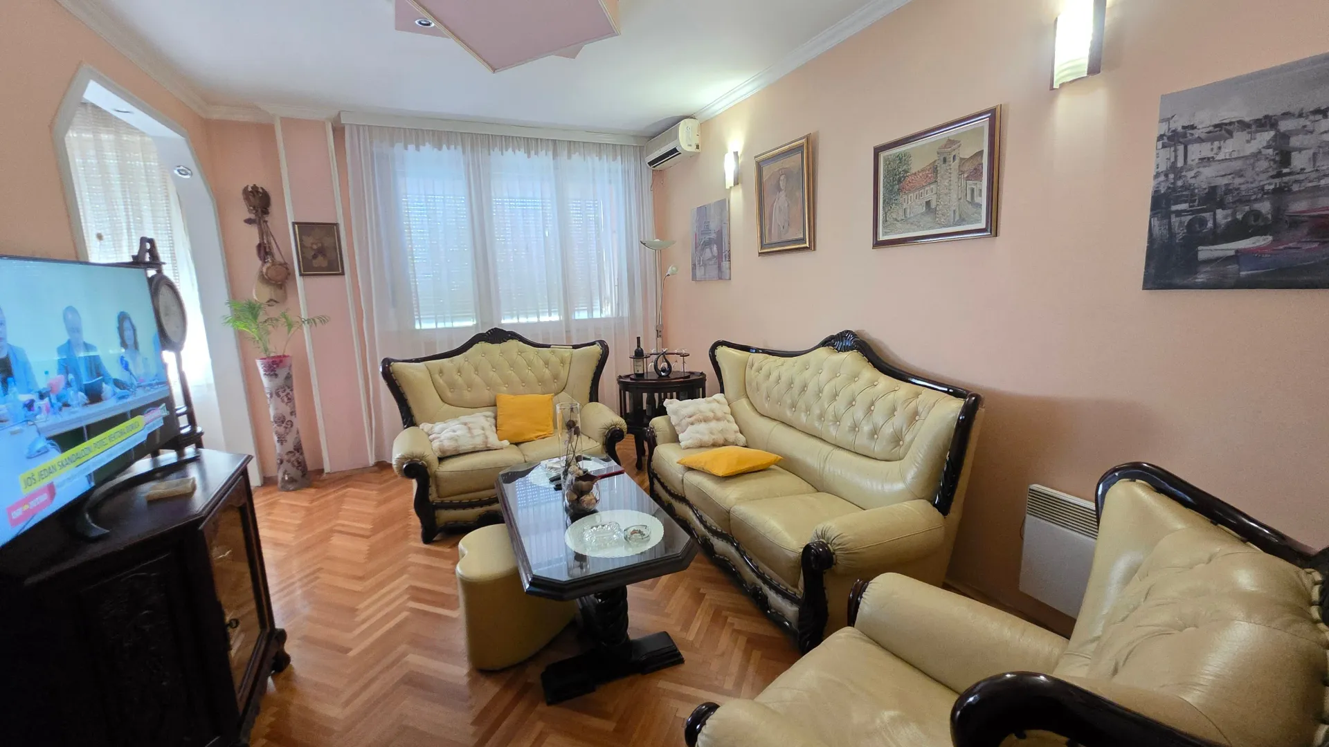 Prodaja, dvosoban stan, 76m², Centar, Podgorica