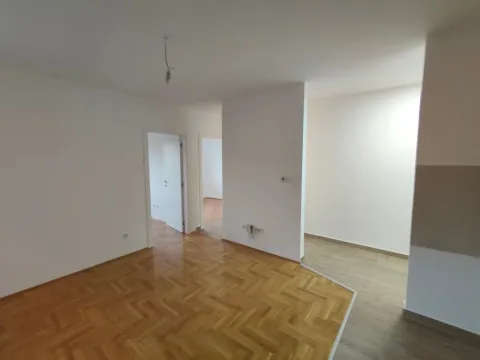 Prodaja, dvosoban stan, 55m², Centar, Loznica - image 3