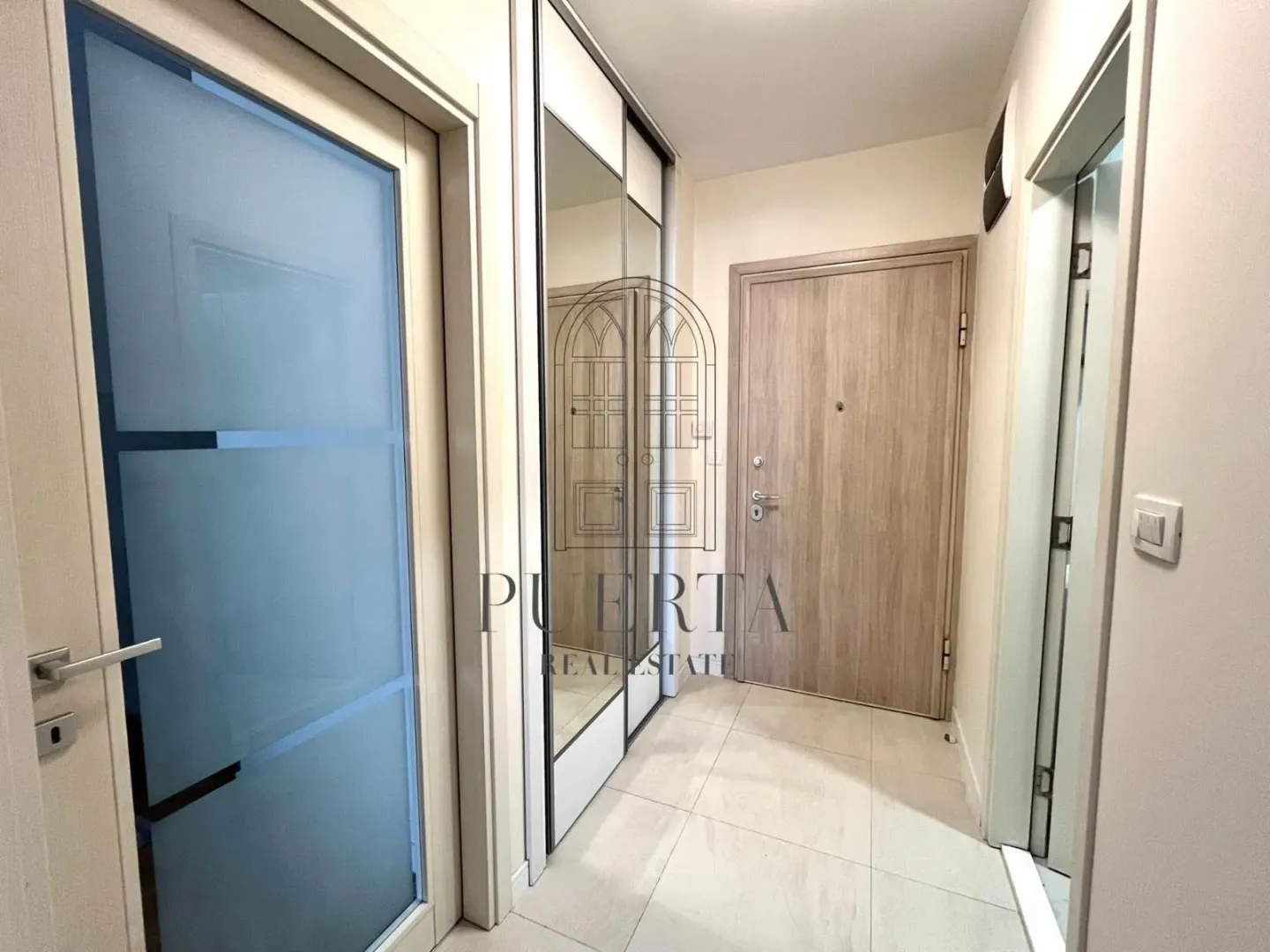 Rent, one bedroom apartment, 47m², Central Point, Podgorica