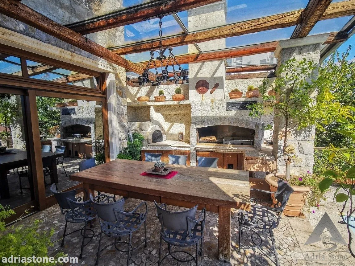 Sale, house, 820m², Centar, Budva