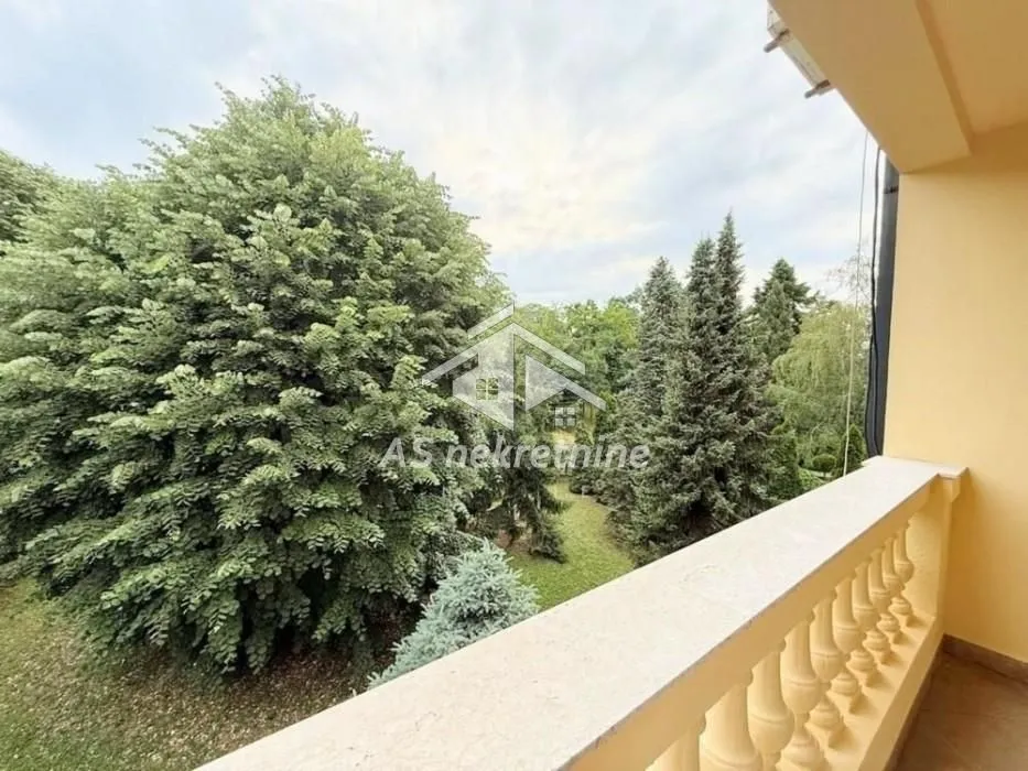 Izdavanje, stan, 210m², Savski Venac, Beograd