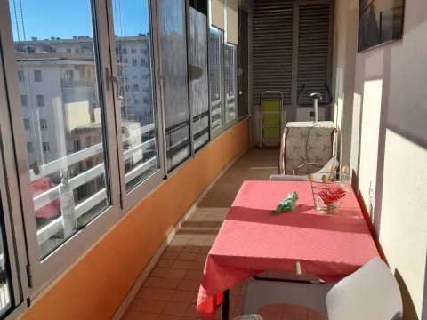 Rent, two bedroom apartment, 80m², City Kvart, Podgorica - image 9