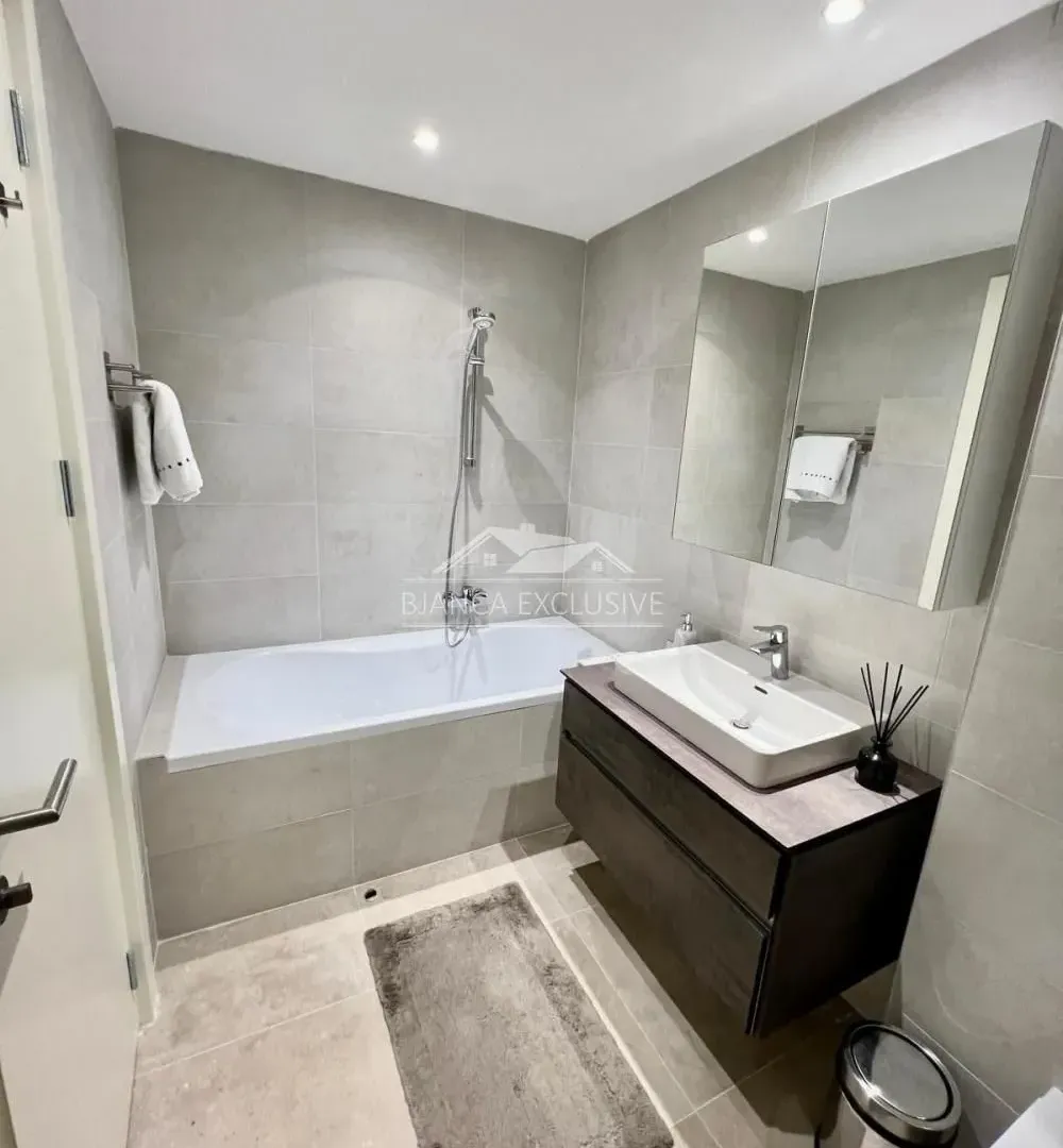 Prodaja, trosoban stan, 88m², Savski Venac, Beograd