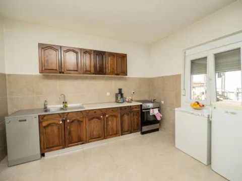 Sale, house, 198m², Zagorič, Podgorica - image 4