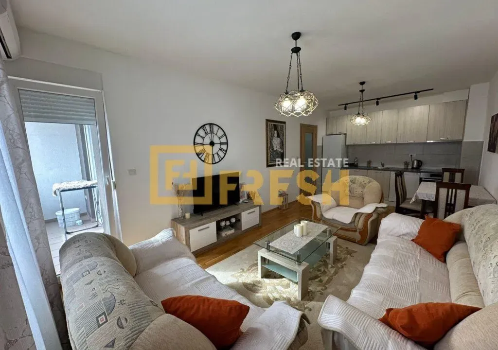 Izdavanje, dvosoban stan, 65m², Stari Aerodrom, Podgorica