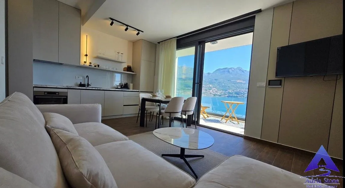 Prodaja, dvosoban stan, 57m², Njivice, Herceg Novi