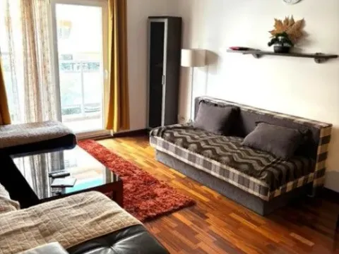 Izdavanje, jednosoban stan, 54m², City Kvart, Podgorica