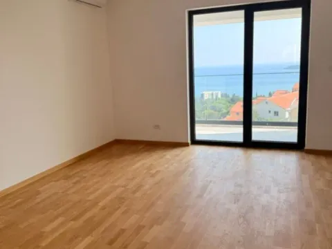 Sale, one bedroom apartment, 43m², Bečići, Budva - image 6