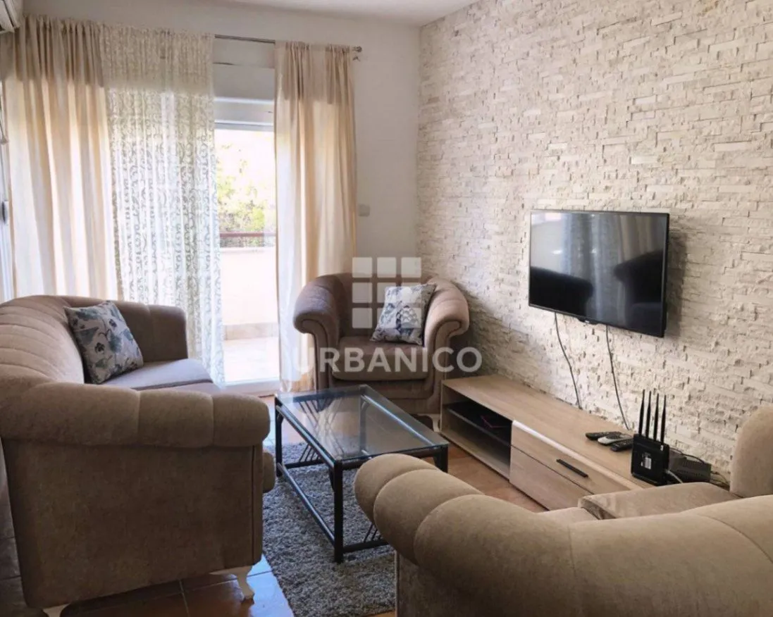 Izdavanje, dvosoban stan, 70m², Podmaine, Budva