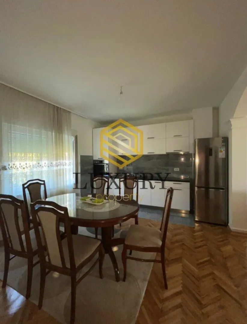 Rent, house, 200m², Stari Aerodrom, Podgorica