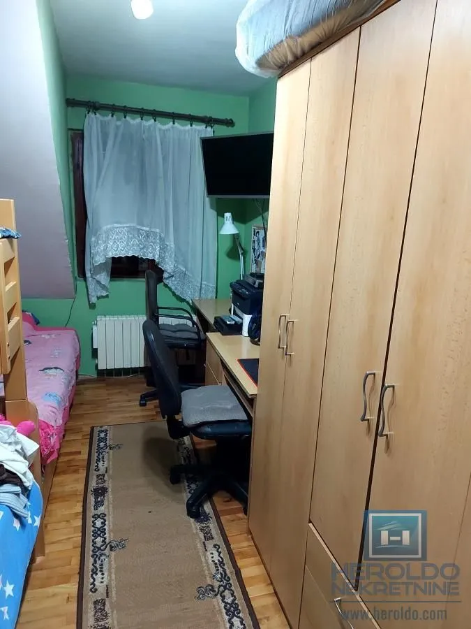 Prodaja, trosoban stan, 77m², Pijaca, Jagodina