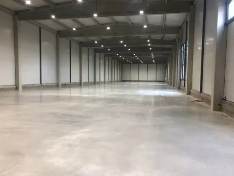 Rent, office space, 2100m², Krnješevci, Stara Pazova - image 2