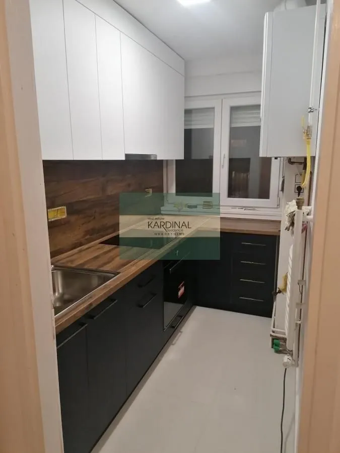 Prodaja, dvosoban stan, 43m², Adamovićevo Naselje, Novi Sad Sve Podlokacije