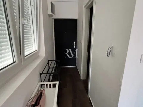 Izdavanje, dvosoban stan, 57m², Marići, Tivat - image 11