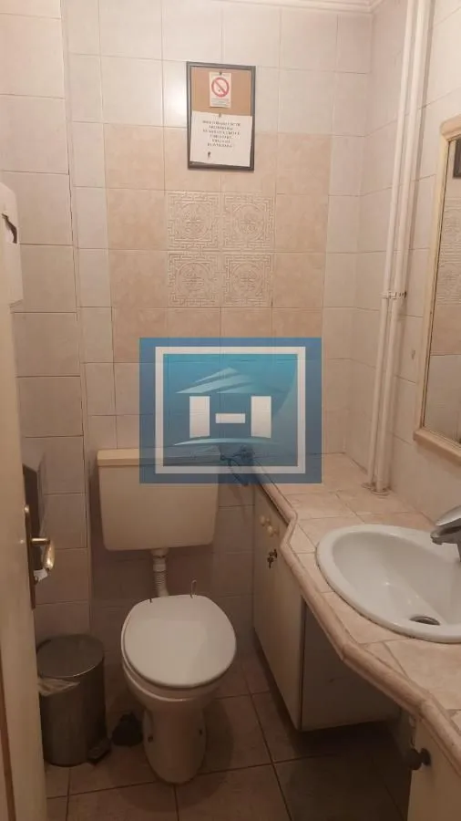 Sale, office space, 66m², Čubura, Beograd