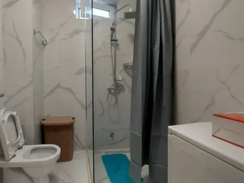 Izdavanje, dvosoban stan, 57m², Centar, Nikšić - image 4