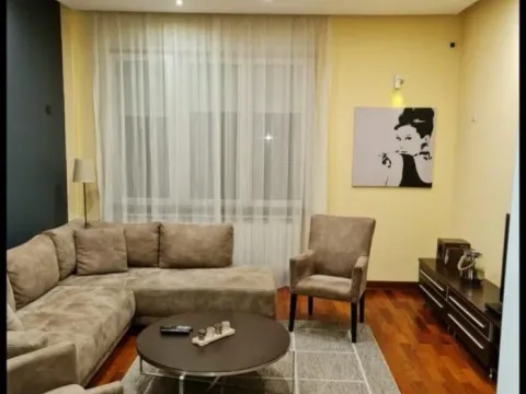 Izdavanje, trosoban stan, 91m², Stari grad, Novi Sad - image 4