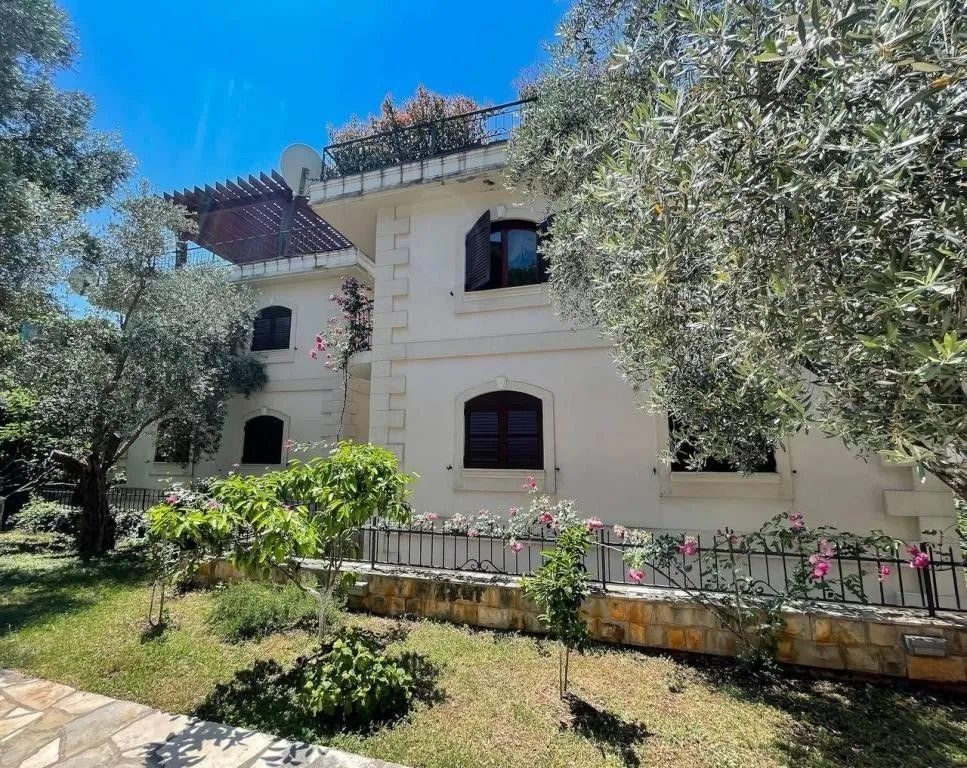 Sale, two bedroom apartment, 86m², Petrovac, Budva
