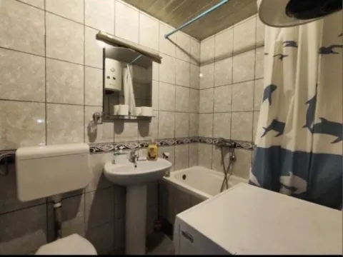 Izdavanje, dvosoban stan, 64m², Stari Aerodrom, Podgorica - image 2