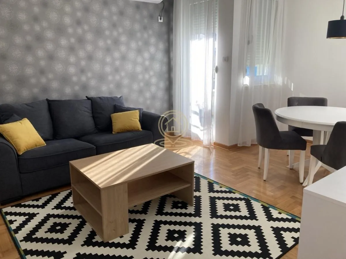 Sale, two bedroom apartment, 41m², Bulevar Oslobodjenja, Novi Sad Sve Podlokacije