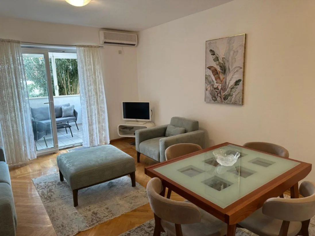 Sale, two bedroom apartment, 70m², Sveti Stefan, Budva