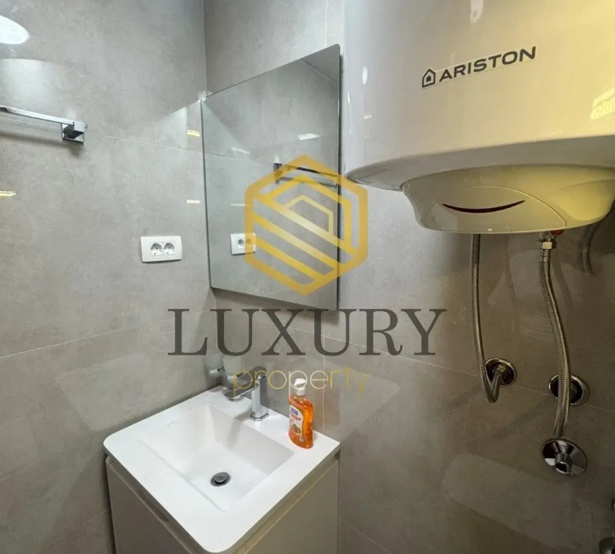 Izdavanje, trosoban stan, 92m², 1 maj, Podgorica