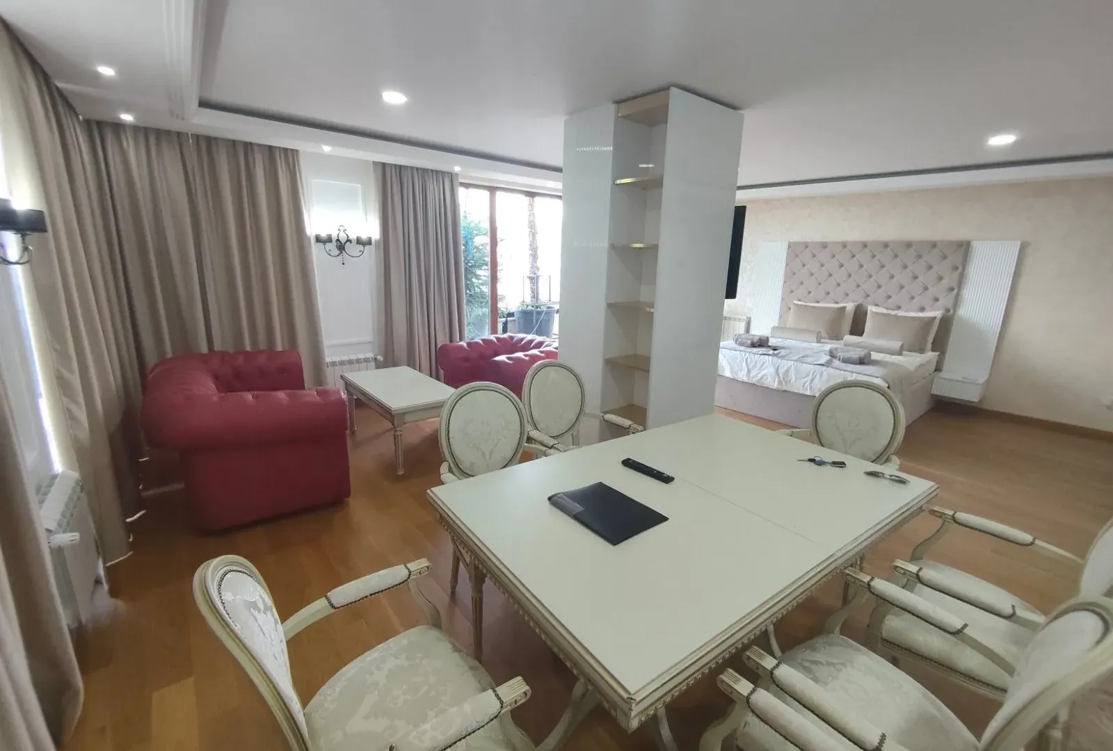 Prodaja, dvosoban stan, 184m², Centar, Loznica