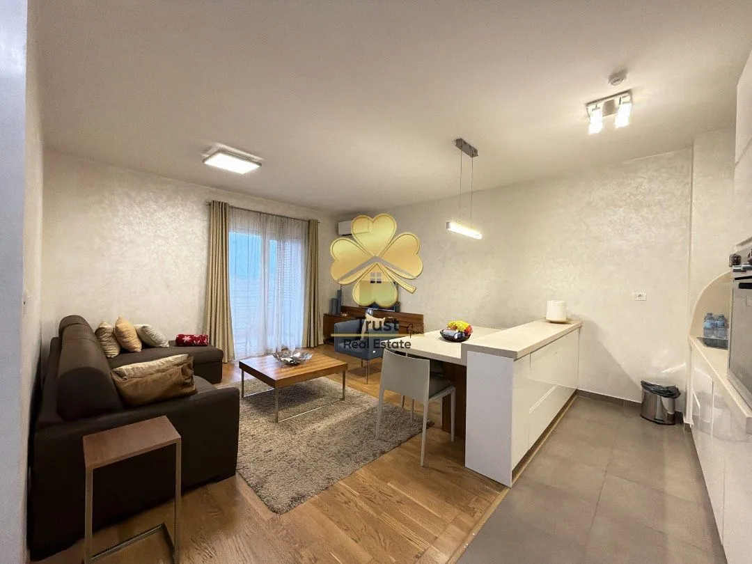 Izdavanje, dvosoban stan, 70m², City Kvart, Podgorica