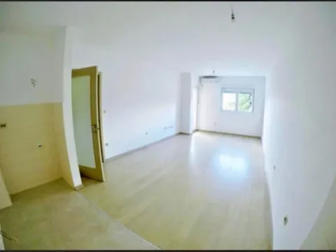 Izdavanje, dvosoban stan, 70m², City Kvart, Podgorica - image 6