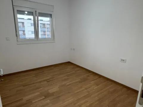 Prodaja, jednosoban stan, 46m², Stari Aerodrom, Podgorica - image 5