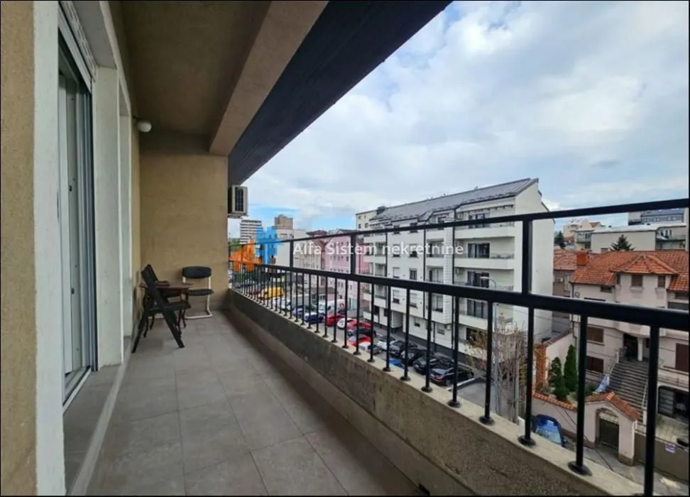 Rent, three bedroom apartment, 61m², Južni Bulevar, Vračar Sve Podlokacije