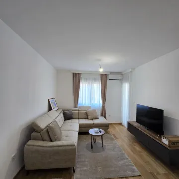 Izdavanje, jednosoban stan, 47m², City Kvart, Podgorica - image 8