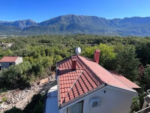 Izdavanje, kuća, 140m², Lješevići, Kotor - image 2