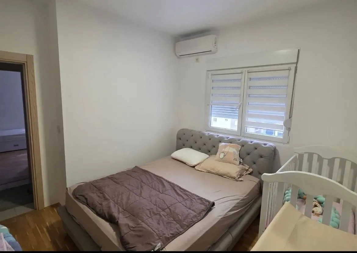 Izdavanje, jednosoban stan, 72m², Blok 9, Podgorica