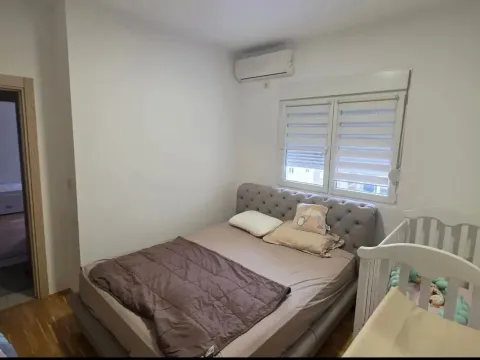 Rent, one bedroom apartment, 72m², Blok 9, Podgorica - image 11