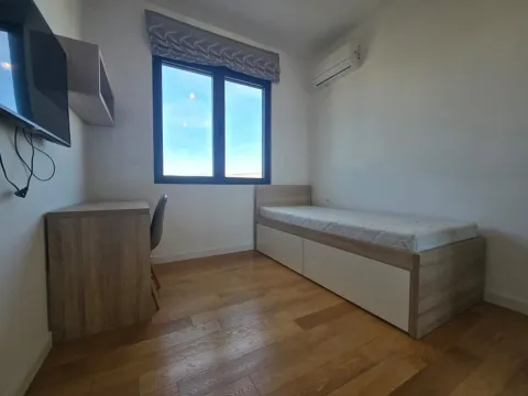 Izdavanje, trosoban stan, 95m², City Kvart, Podgorica - image 8
