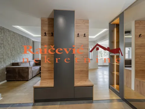 Sale, four bedroom apartment, 135m², Pančevo, Srbija - image 8