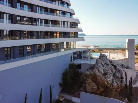 Sale, studio apartment, 37m², Bečići, Budva - image 3