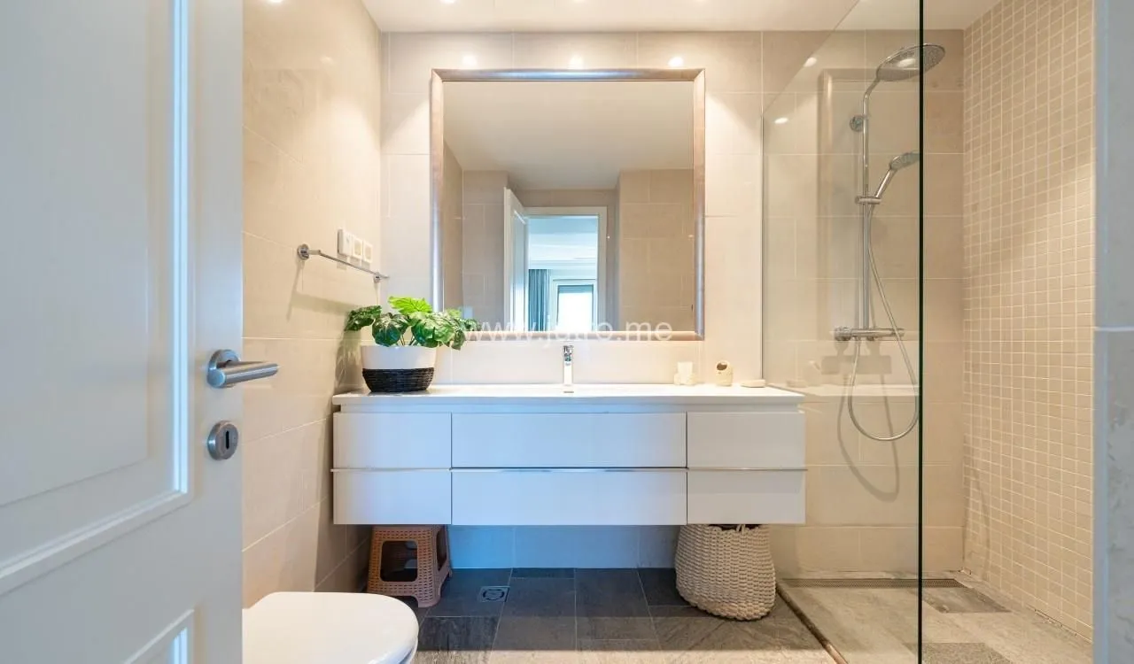 Prodaja, trosoban stan, 108m², Luštica Bay, Tivat