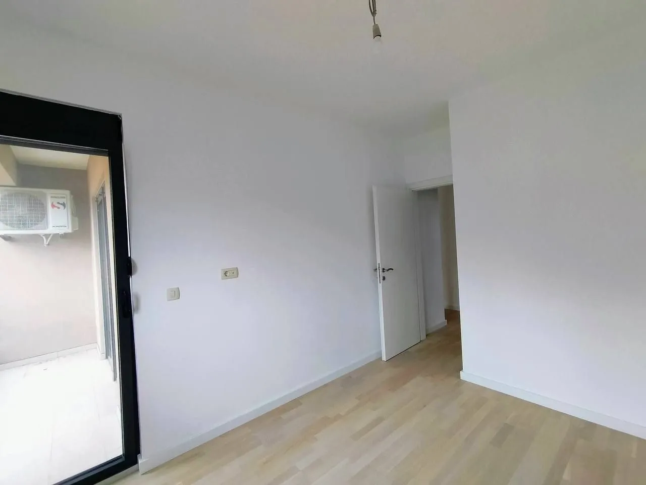 Prodaja, dvosoban stan, 53m², Lazi, Budva