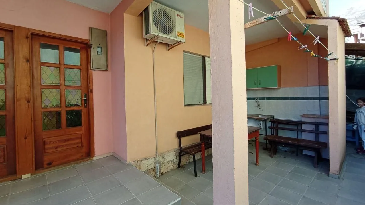 Prodaja, kuća, 210m², Sutomore, Bar