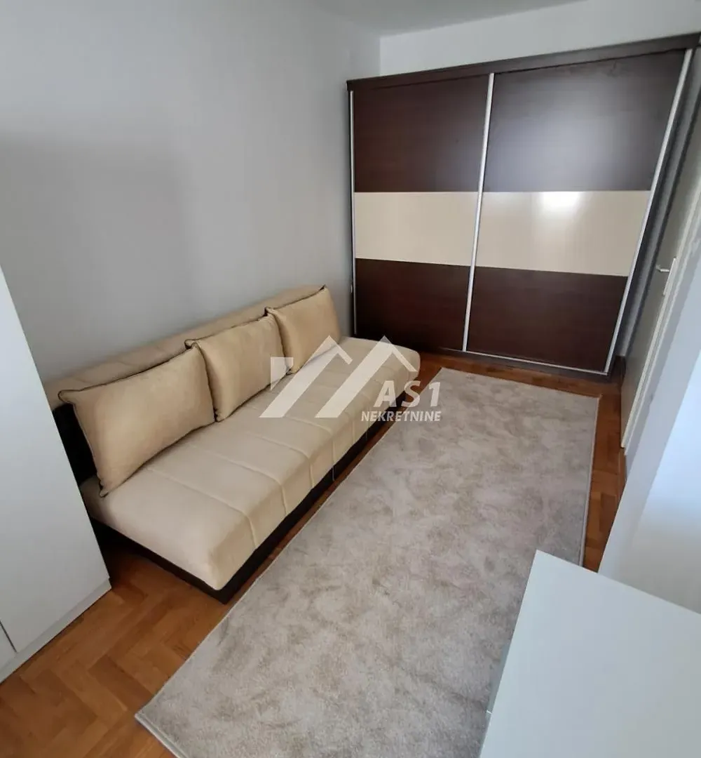 Izdavanje, dvosoban stan, 46m², Grbavica, Novi Sad Sve Podlokacije