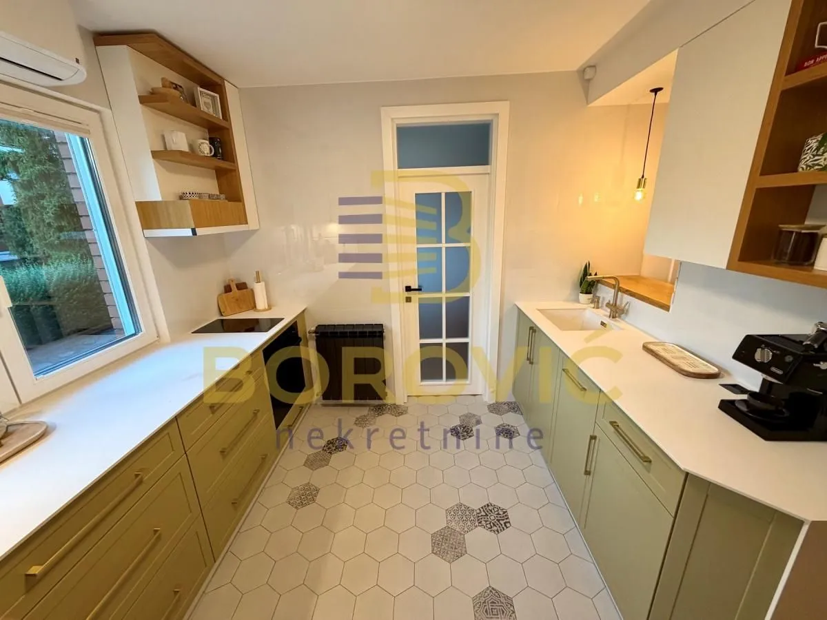 Sale, three bedroom apartment, 85m², Višnjička Banja, Palilula Sve Podlokacije