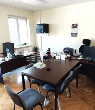 Rent, house, 550m², Uciteljsko Naselje, Zvezdara Sve Podlokacije - image 12